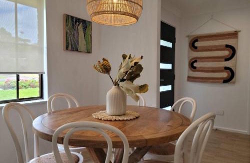 Port Macquarie Maison | Coastal 3-bedroom home close by the beach