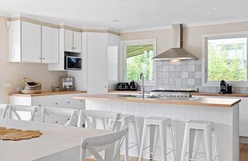 Dromana Maison | Coastal Bliss - Spa and Chill