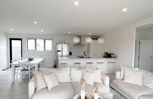 Karkari Peninsula Maison | Coastal Charm Escape, walking distance to beach!