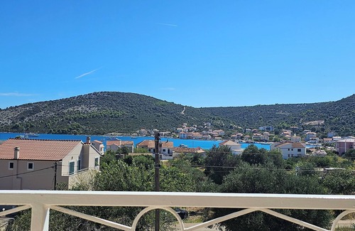 Vinisce Appartement | Coastal Charm Apartment D