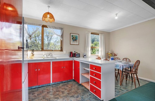 Picton Maison | Coastal Charm - Picton Holiday Home