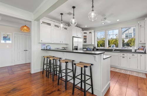 Southern Coast Maison | Coastal Charm with Stunning Views – Steps from the Shoreline!