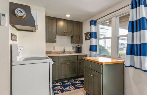 Rye Copropriété | Coastal Condo on Ocean Blvd in Rye with Deck & Ocean Views