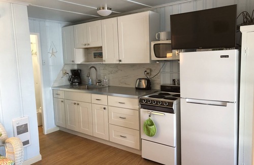 Wells Beach Copropriété | COASTAL CONDOMINIUM #16. COZY CONDO STEPS FROM THE BEACH!