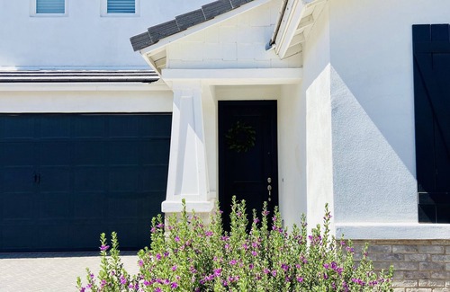 Pecan Creek South Maison | Coastal contemporary modern home 5mins from Schnepf farms