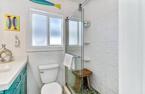 Ocean Cay Maison | Coastal Cottage 214 - Large Ocean View Deck - Gas Grill