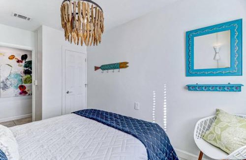Ocean Cay Maison | Coastal Cottage 214 - Large Ocean View Deck - Gas Grill