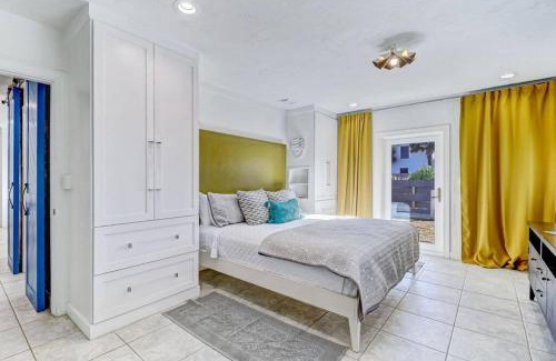 Ocean Cay Maison | Coastal Cottage 214 - Large Ocean View Deck - Gas Grill