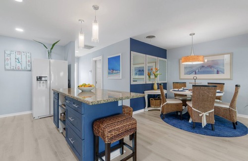 Delray Beach Cottage | Aucune voiture nécessaire pour ce joyau caché, à quelques pas de la plage et de l'avenue Atlantic!