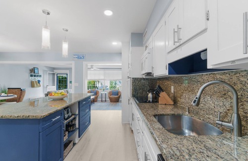 Delray Beach Cottage | Aucune voiture nécessaire pour ce joyau caché, à quelques pas de la plage et de l'avenue Atlantic!