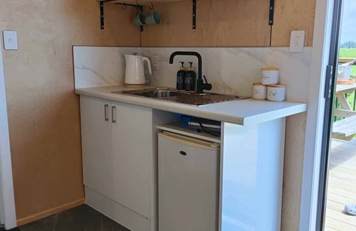 Pukehina Cabine | Coastal country cabin escape