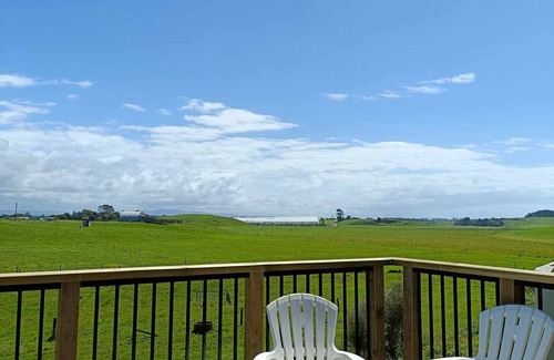 Pukehina Cabine | Coastal country cabin escape