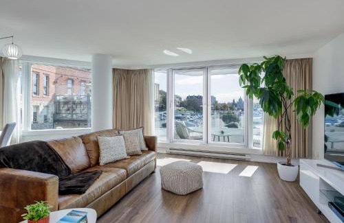 Inner Harbour Appartement | Coastal Duet - min 3-Day Stay Breathtaking Views with Work Desk by Victoria Prime!