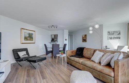 Inner Harbour Appartement | Coastal Duet - min 3-Day Stay Breathtaking Views with Work Desk by Victoria Prime!