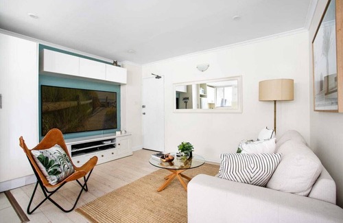 Manly Vale Appartement | 4 Mins Drive to the Beach for Couples and Families