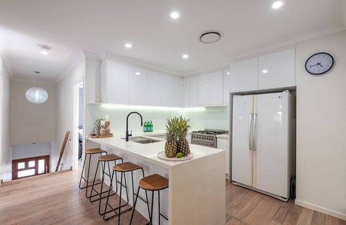 Aroona Maison | Coastal Family Escape Caloundra