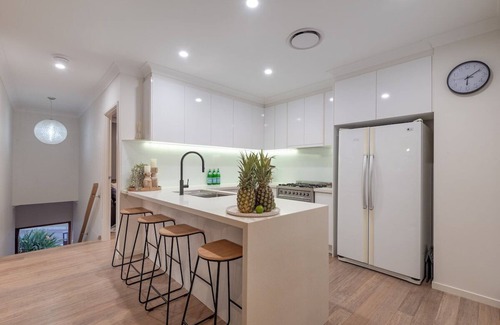 Aroona Maison | Coastal Family Escape Caloundra