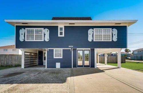 Jamaica Beach Maison | Salty Seahorse beach home with golf cart included until January 31st!