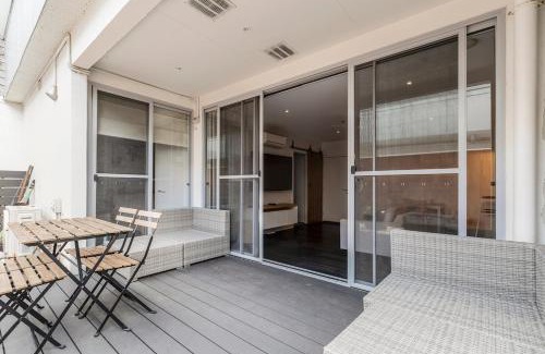 Bonbeach Maison | Coastal Getaway with Parking and Steps from the Beach