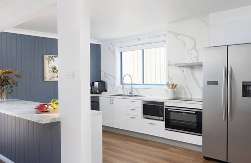 Port Stephens Council Maison | Coastal Hideaway - Water Views and Walk To The Beach