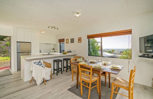 Tairua Maison | Coastal Hill Retreat - Tairua Holiday Home