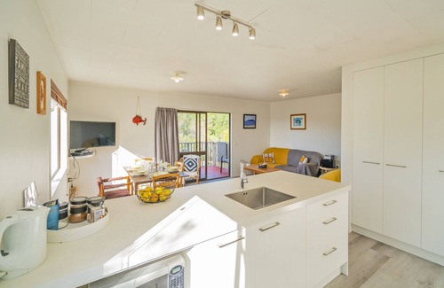 Tairua Maison | Coastal Hill Retreat - Tairua Holiday Home