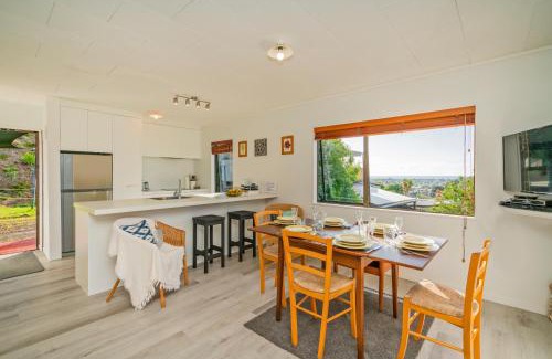 Tairua Maison | Coastal Hill Retreat - Tairua Holiday Home