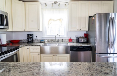 Biddeford Maison | Étapes de la plage Hills, Saco River, UNE à proximité Old Orchard Kennebunkport