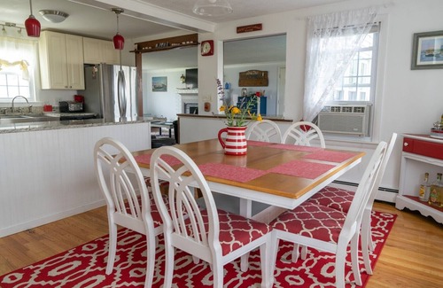Biddeford Maison | Étapes de la plage Hills, Saco River, UNE à proximité Old Orchard Kennebunkport