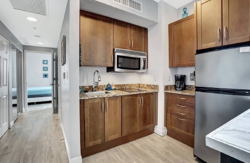 Boynton Beach Copropriété | Spring Deals are HOT! Coastal Key Suite - Casa Costa 406N, Pools, Jacuzzi, Beach & Dog Friendly