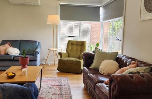 North Shore Maison | Coastal, Light-filled, Spacious Family-friendly