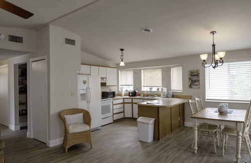 Cutthroat Harbor Estates Maison | Coastal Oasis, Canal front