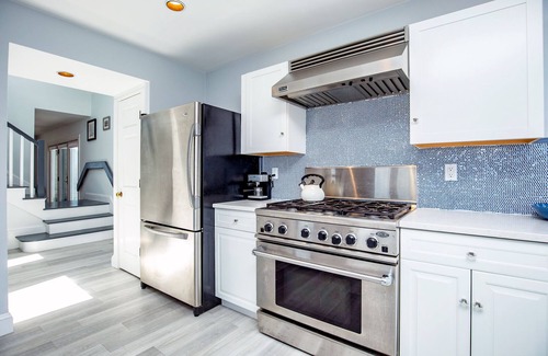 Gloucester Appartement | Coastal Oasis with Unobstructed, Direct Ocean Views!
