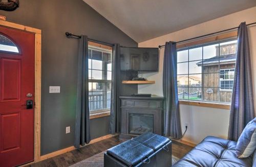 Long Beach Appartement | Coastal Retreat in Long Beach Walk to Attractions