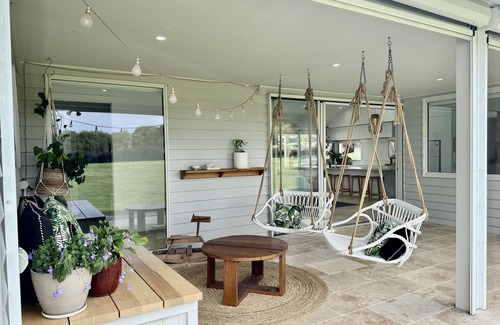 Inverloch Maison | Coastal Retreat - POOL, SPA & FIRE. Nature boardwalk, creek & inlet. 5 bedroom.