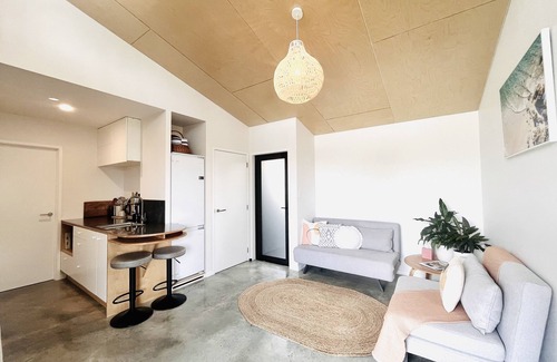 Papamoa Beach Maison | Coastal Sanctuary : Easy walk to Papamoa Beach : n2in1 Family Home + Guest Suite