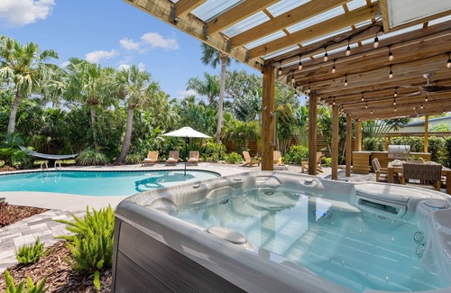 Cocoa Isles Maison | Coastal Scandinavian Retreat - Cocoa Beach, Florida