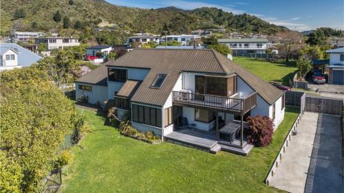 Waikawa Bay Maison | Coastal Sound - Waikawa Holiday Home