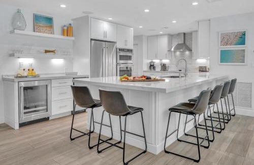 Harbour Inlet Maison | Coastal Style Haven Beach Proximity Heated Pool Tranquility Manatee Ranch Key RESlDENCES