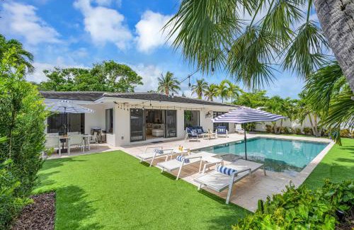 Harbour Inlet Maison | Coastal Style Haven Beach Proximity Heated Pool Tranquility Manatee Ranch Key RESlDENCES