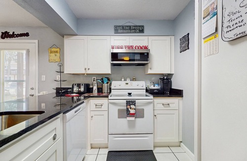 Navarre Beach Copropriété | Coastal Townhouse with WiFi, Central AC, and Shared Pool