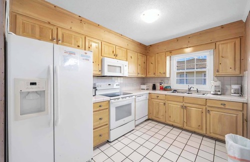 Windy Hill Maison | Coastin Time 8 BR 6BA, Private Heated Pool & Hot Tub