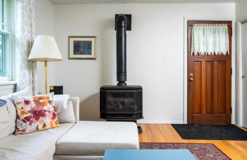 Tay Valley Maison | Cobblestone Cottages