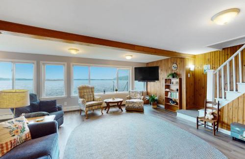 Winthrop Maison | Cobbossee Hideaway