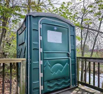 Brownstown Maison | Cocalico Creek Cabin Lititz
