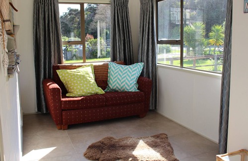 Coromandel Maison | Cockle Bay Cottage ~ Baie de Kikowhakarere
