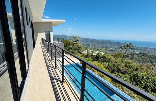 Rio Seco Villa | Coco Rica Luxury 4-bedroom Villa w/ Oceanview & Infinity Pool in Puerto Carrillo