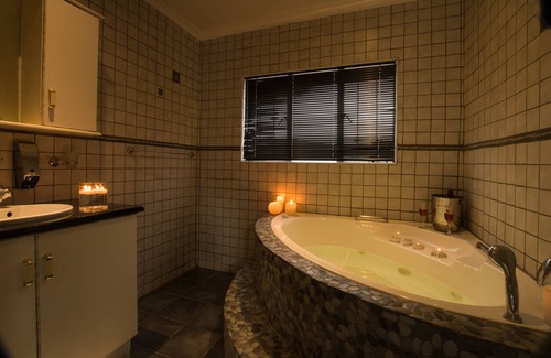 Hartbeespoort Maison | Cocomo Guesthouse, Spa and Conference Centre