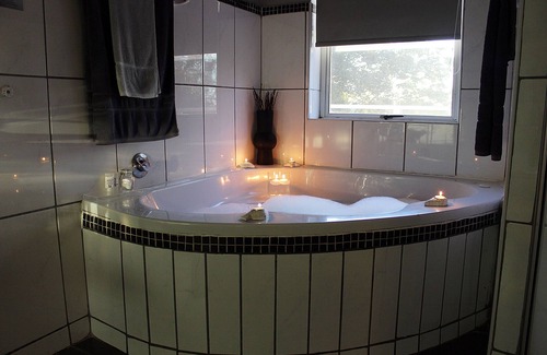 Hartbeespoort Maison | Cocomo Guesthouse, Spa and Conference Centre