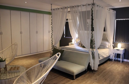 Hartbeespoort Maison | Cocomo Guesthouse, Spa and Conference Centre